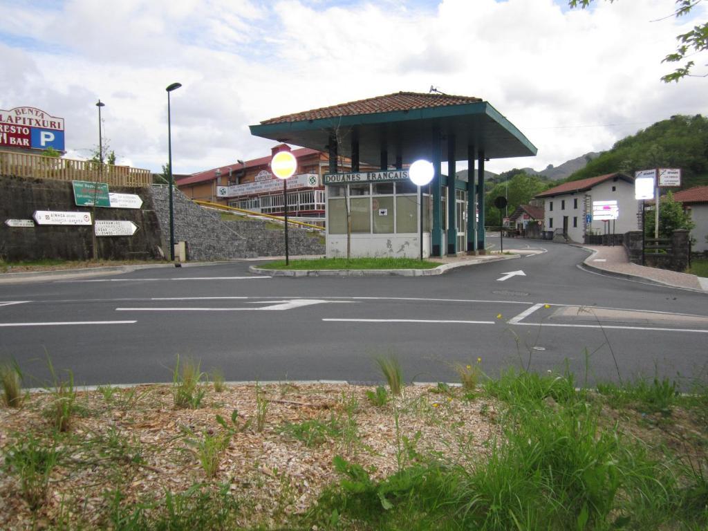 Logis Hotel Ur-Hegian Ainhoa Exterior photo