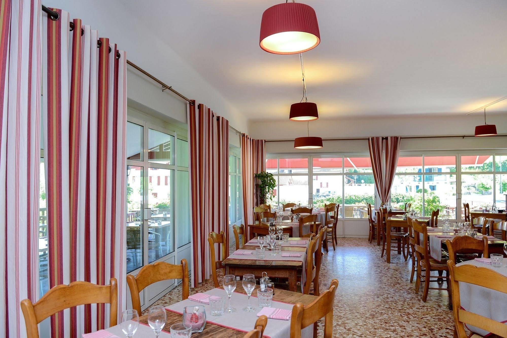 Logis Hotel Ur-Hegian Ainhoa Exterior photo