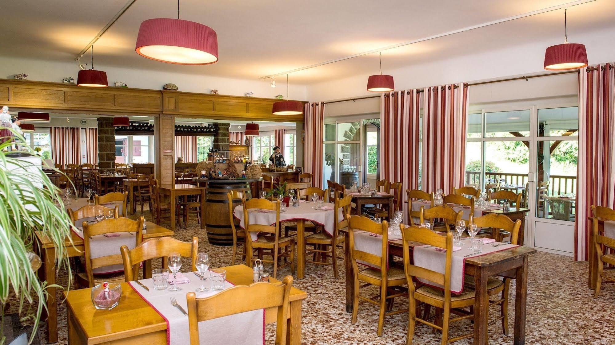 Logis Hotel Ur-Hegian Ainhoa Exterior photo