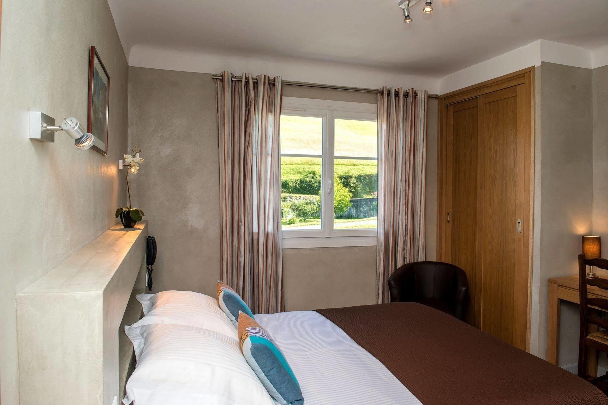 Logis Hotel Ur-Hegian Ainhoa Exterior photo